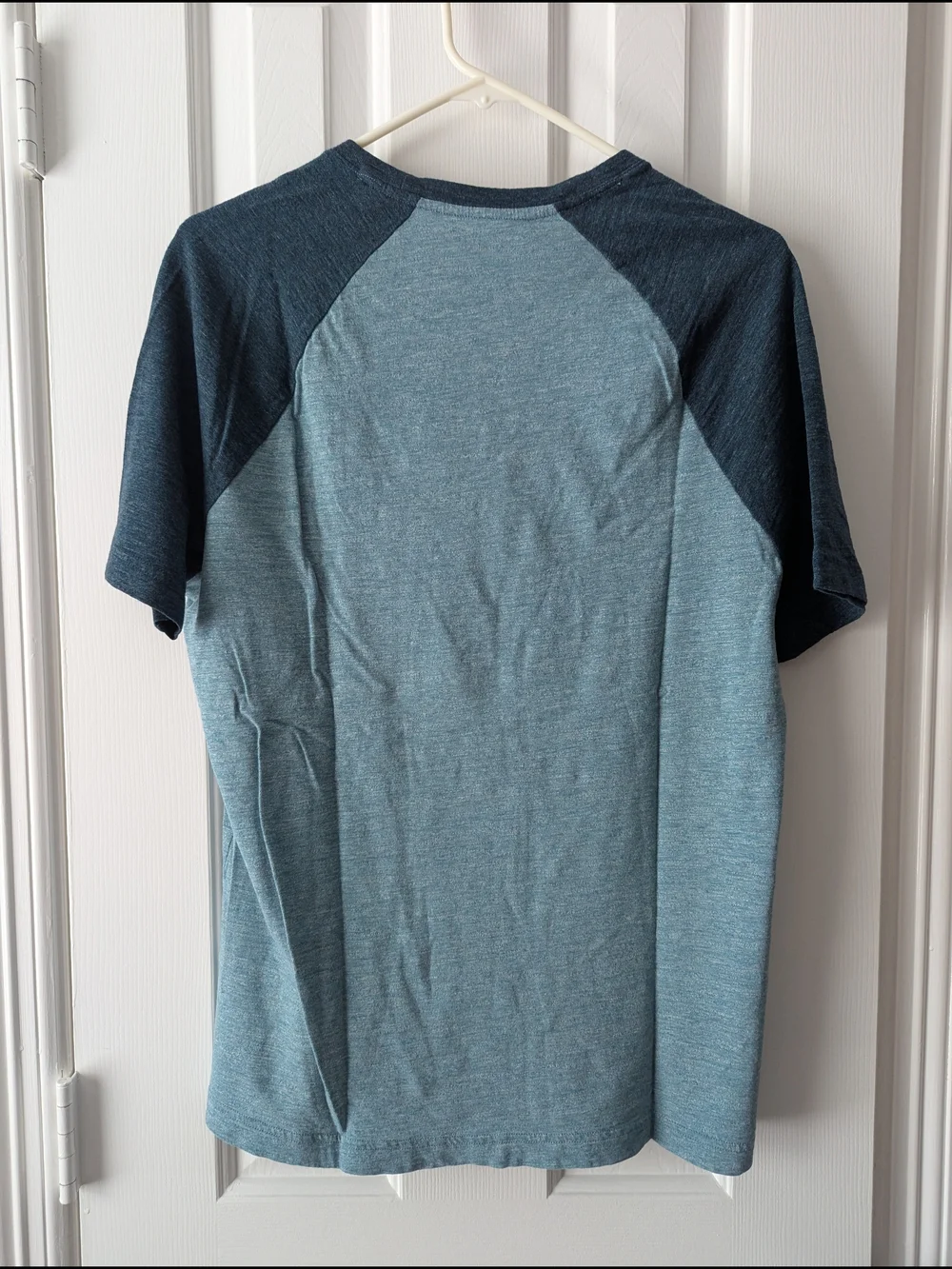 Banana Republic 100% Cotton Two-Tone Blue Raglan Short Sleeve Tee